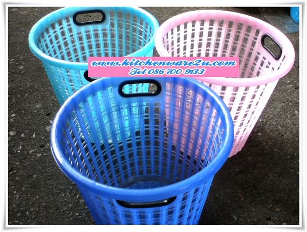 P09531 ตระกร้าผ้า ทรงสูง หูจับ (ขนาด 38.75*38.75*38.75 ซม.) สีใส 9899-1 (ราคาส่งต่อ 12 ใบ:เฉลี่ย 580 บ/โหล)