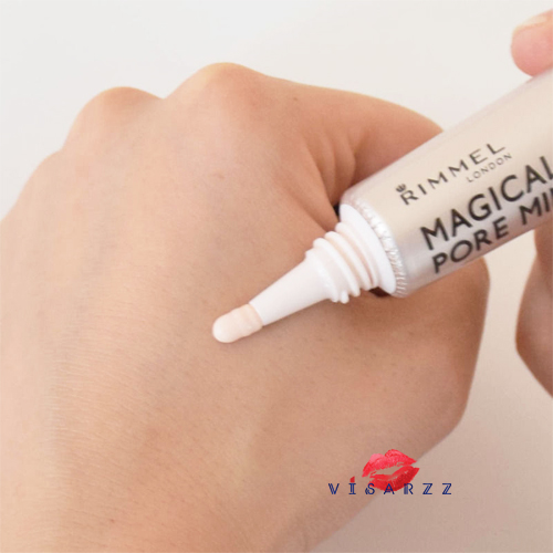 Rimmel Magical Pore Minimizer (Pore Cover Oil Absorbing Mattifying Primer Japan) 15g ไอเท่มฮิต Rimmel Japan สำหรับสาวๆที่กังวลทีโซนที่หน้ามันและรูขุมขนกว้าง ใช้เพียงเล็กน้อยก่อนแต่งหน้า ผิวจะเนียนเรียบ และคุมมันระว่างวันได้ 10 ชม.