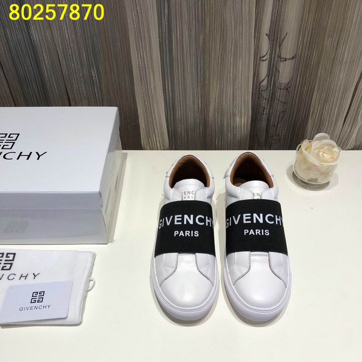 given men แบบอีกเยอะกดดูด้านในค่ะ size 38-44 ,45-46 มีบางแบบ