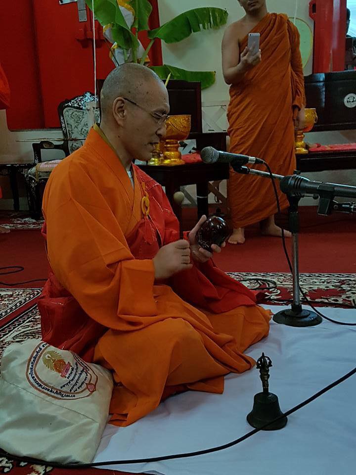 รูปหล่อ อาแปะ โรงสี เซียนแปะโรงสี วัดศาลเจ้า (ขนาดบูชา5นิ้ว) รุ่นฟ้าประทานพร ปี2560 (ใต้ฐานอุดมวลสาร ผ้ายันตื ผงธูป เหรียญ)