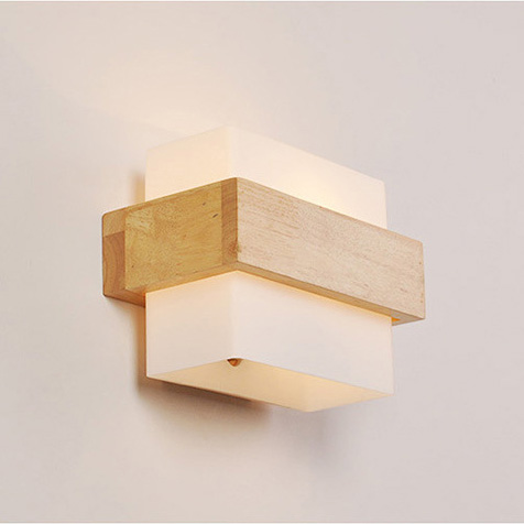 โคมไฟติดผนังไม้โมเดิร์น โป๊ะสี่เหลี่ยม 21.5x16cm [JP4]