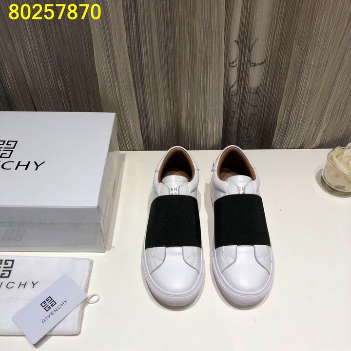 given men แบบอีกเยอะกดดูด้านในค่ะ size 38-44 ,45-46 มีบางแบบ