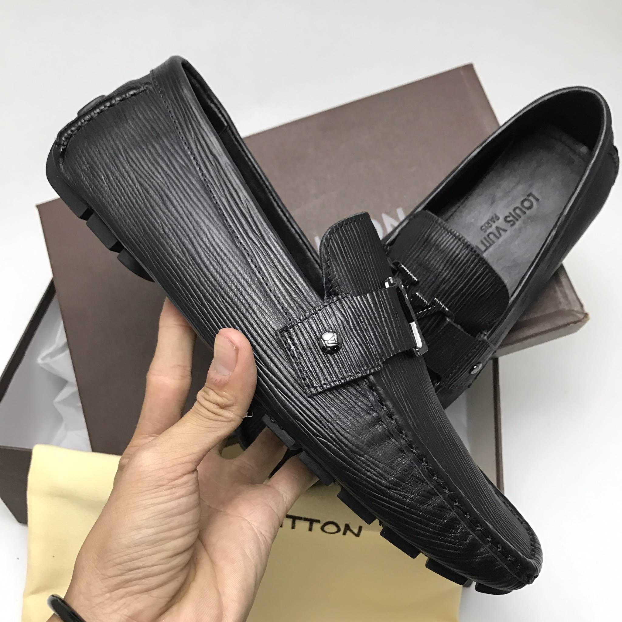พรีออเดอร์ รองเท้า lv men loafer โลฟเฟอร์ ชายสีดำลายไม้ 38-46