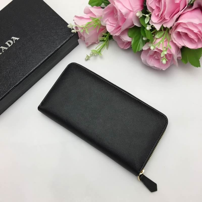 กระเป๋าสตางค์ pd saffiano wallet zip around ซิปรอบ สีดำ