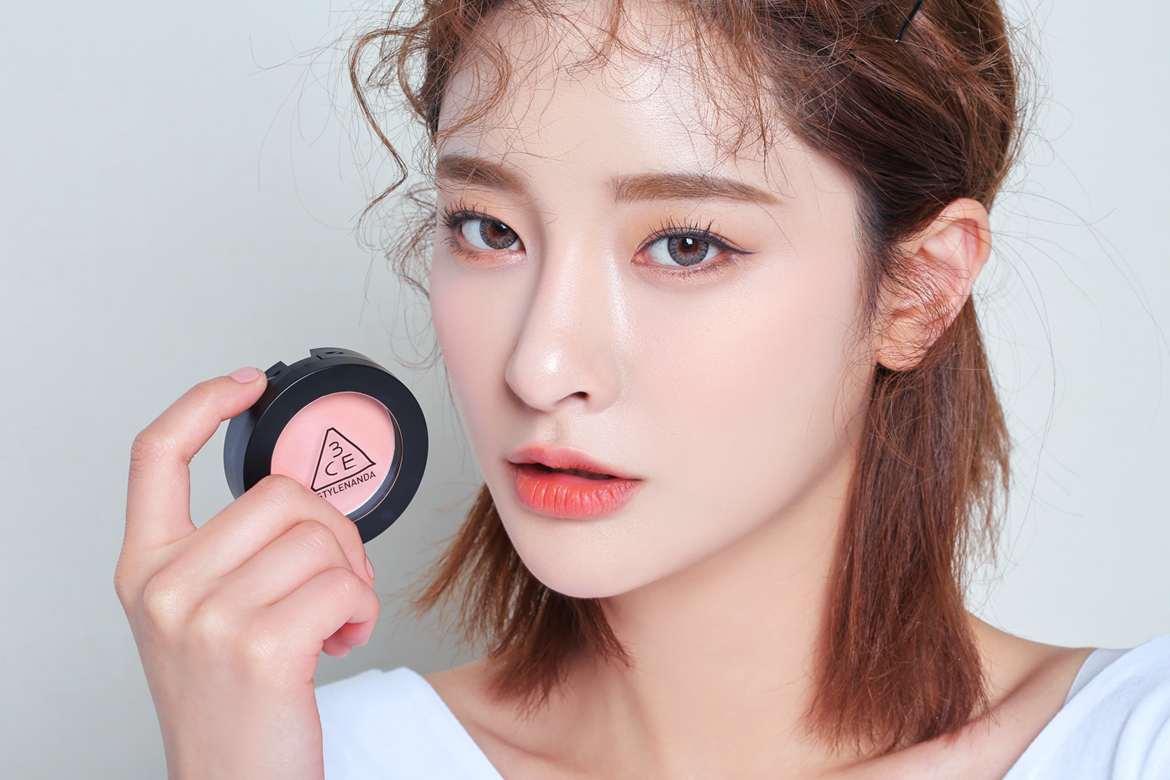 3CE Face Blush #Peach Sleeve บลัชอนนเนื้อฝุ่นสีสดใส เนื้อละเอียด ปัดแล้วสีฟุ้งสวย ติดทน