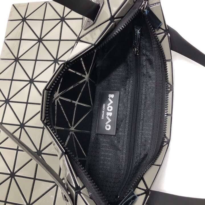 พร้อมส่ง กระเป๋า issey 8x10 มีหลายสี