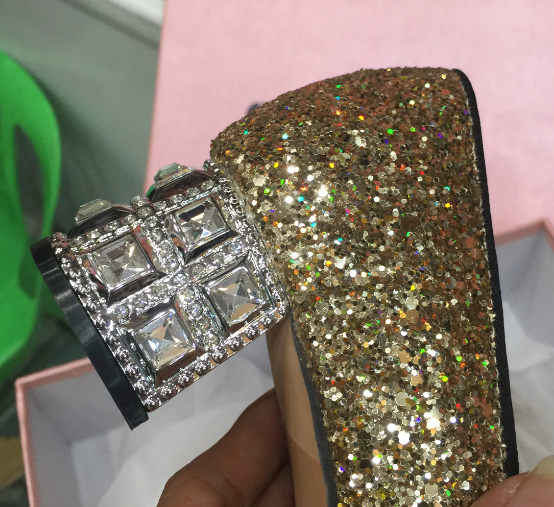 พร้อมส่ง รองเท้า miumiu glitter สีทอง ส้นประดับคริสตัล สอบถามไซส์ได้ค่ะสต็อคของเปลี่ยนตลอด สีอื่นสอบถามได้ค่ะ