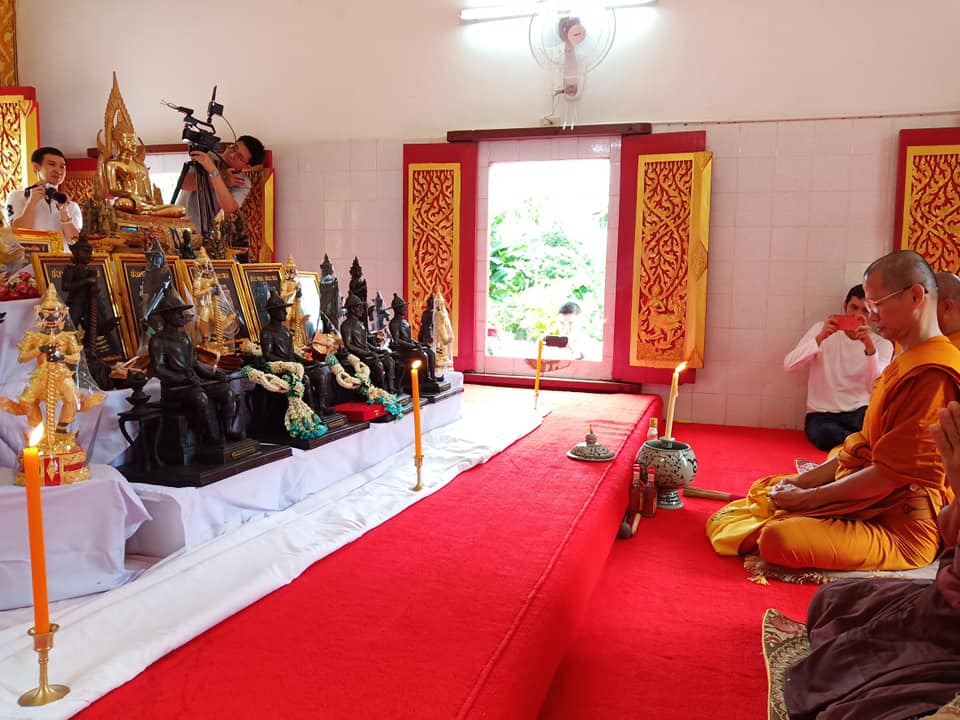 เหรียญโลห์ หลวงพ่อกวย วัดโฆสิตาราม(วัดบ้านแค) หลัง หนุมานเชิญธง - ((มนต์พระกาฬ ชนะจน) (ปลุกเสก 2ปี 16พิธี ปี2562-2563) เนื้ออัลปาก้า #รับประกันแท้