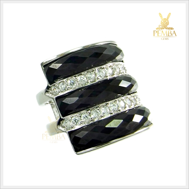 แหวนนิลแท้ 3 แถว เสริมอำนาจบารมีและความมั่นใจ เงินแท้925 ชุบทองคำขาว