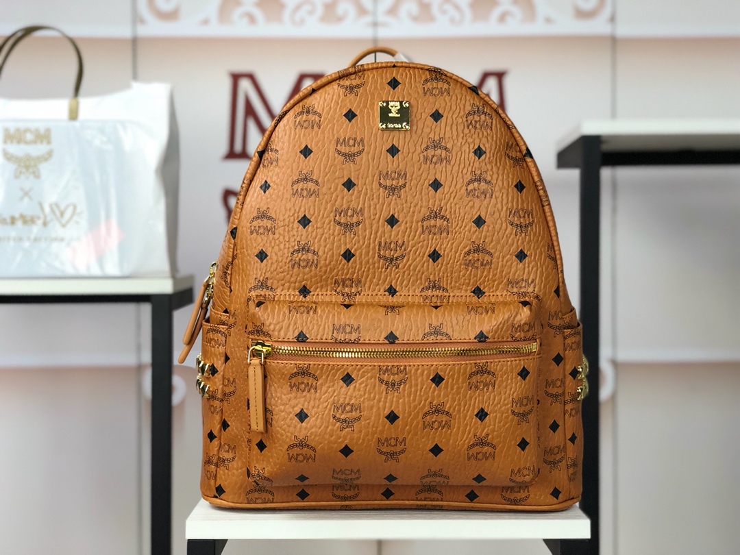 กระเป๋าเป้ mcm medium size 33x41 cm