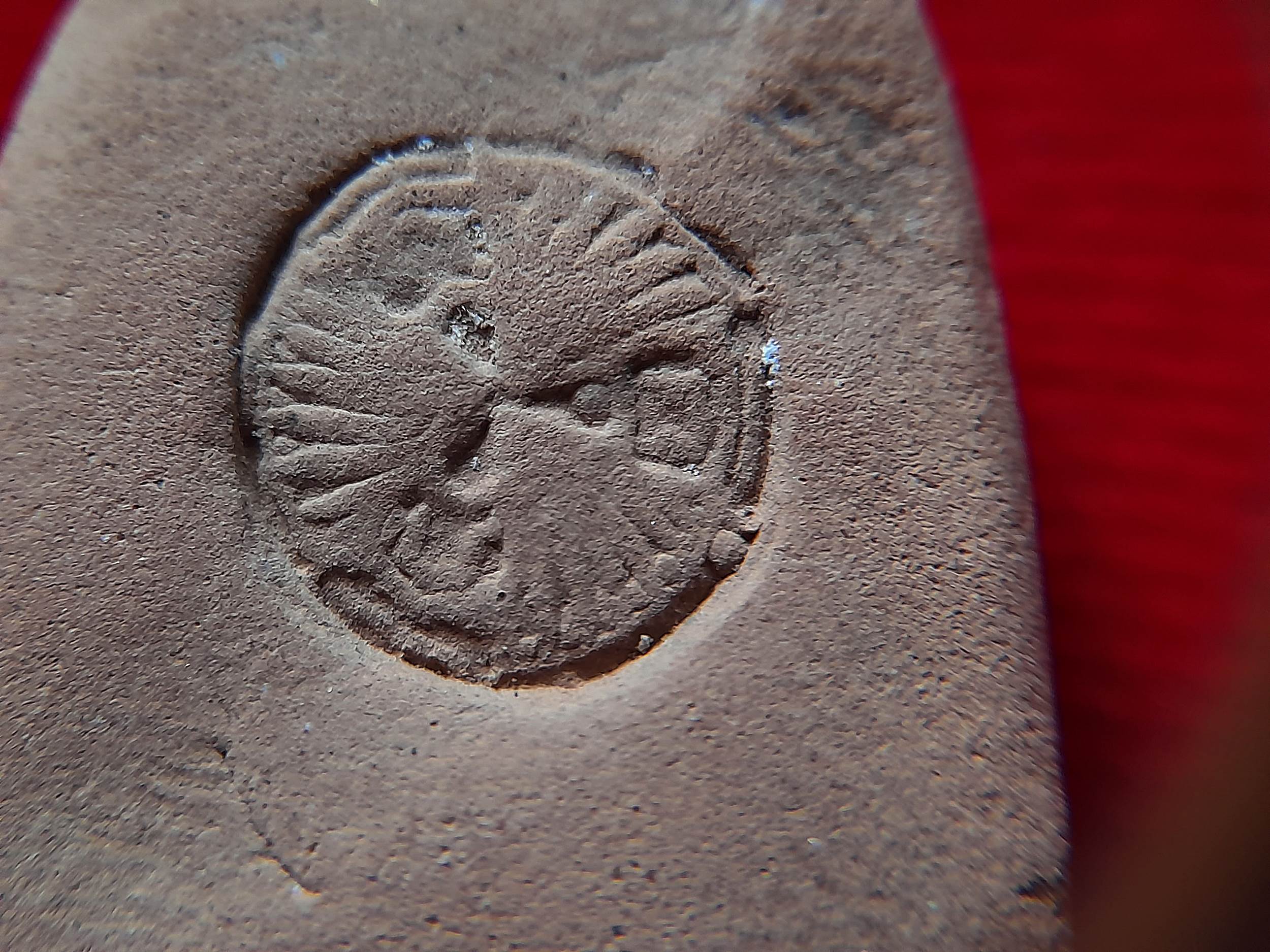 พระซุ้มกอ หลังปั้มโค็ด เนื้อดิน #รับประกันแท้และทัน - หลวงพ่อปี้ วัดด่านลานหอย จ.สุโขทัย