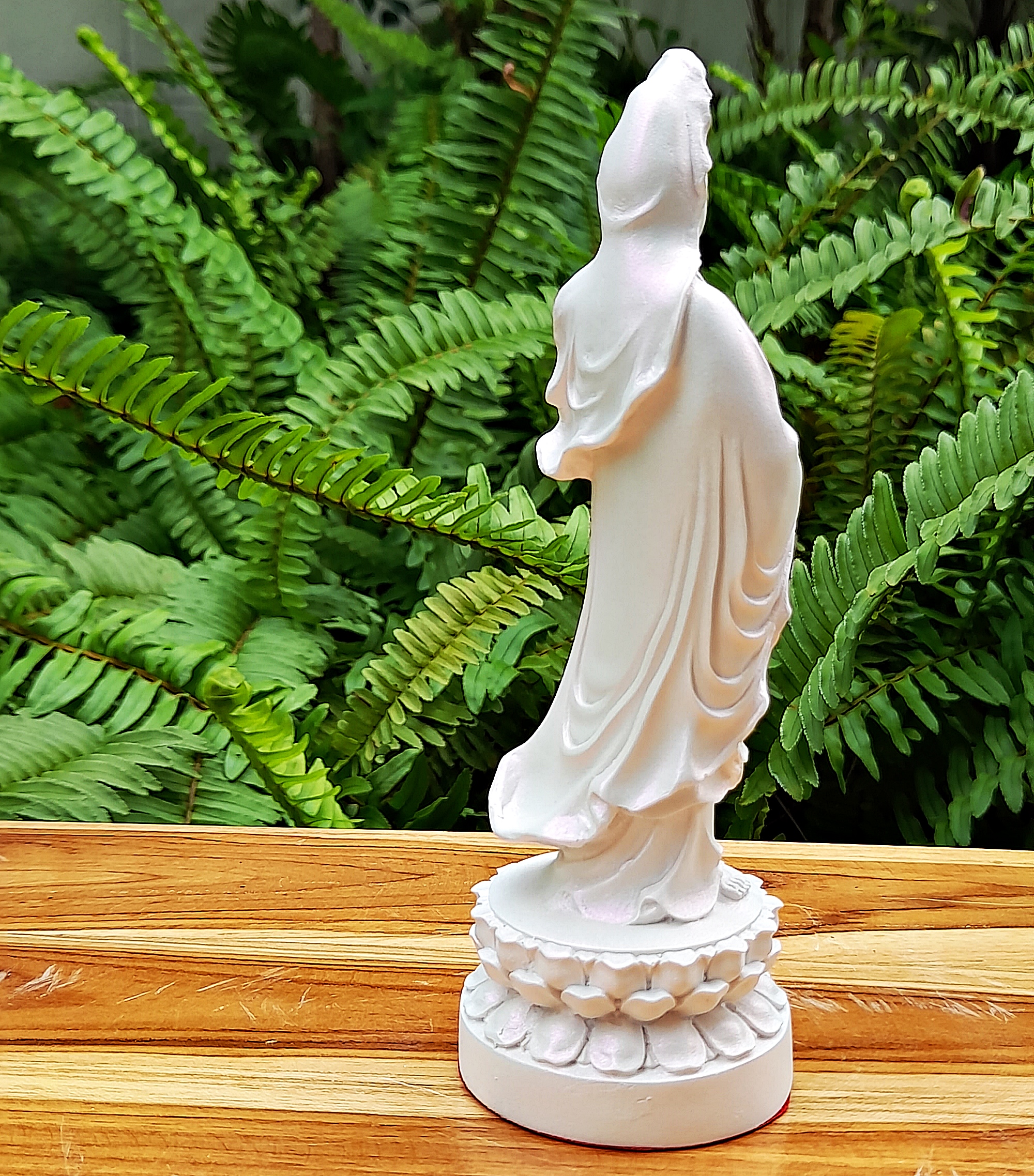 รูปหล่อ พระแม่กวนอิม ปางยืน เนื้อเรซิ่น สีขาวมุข(ประกายสะท้อนแสงเหลือบสีรุ้ง) (สูง9นิ้ว) ปี2564 #รับประกันแท้ - หลวงพ่อเล็ก วัดท่าขนุน ปลุกเสก