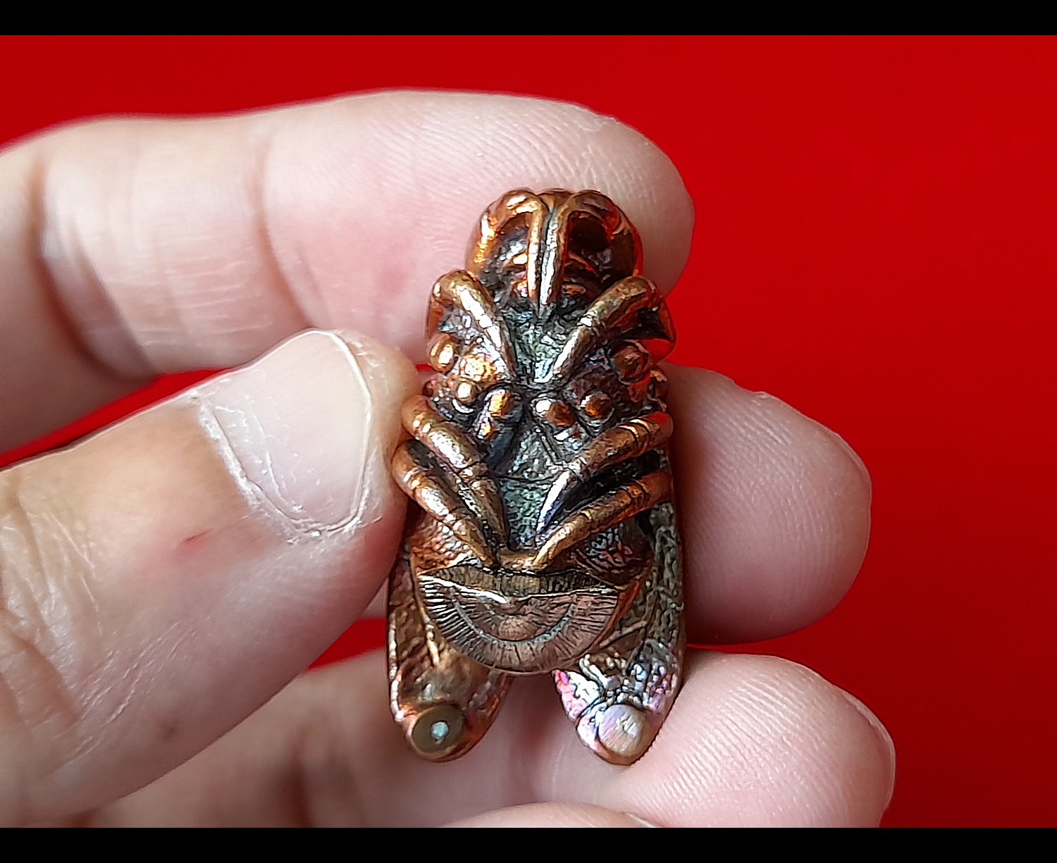 พญาแมลงภู่คำ กายสิทธิ์(สีเหลือบรุ้ง) เนื้อโลหะธาตุกายสิทธิ์ เหล็กไหลสุริยันราชา ผสมชนวนเนื้อเงินมหาสะท้อน ก้นบรรจุปรอทตามตำรา ปี2564 (ปลุกเสก16พิธี มหาโสฬสมหามงคล) #รับประกันแท้