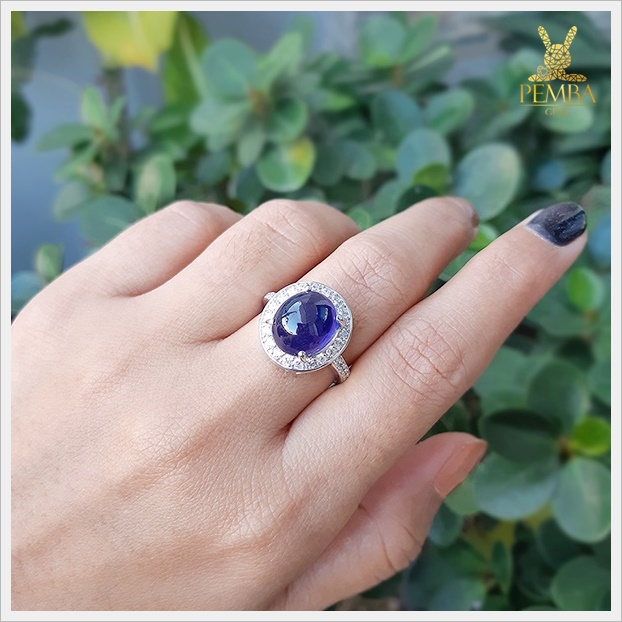 แหวนไพลินแท้ ยอดมณีสีน้ำเงินงดงาม ล้อมเพชรCZ สุดลงตัว แหวนพลอยแท้