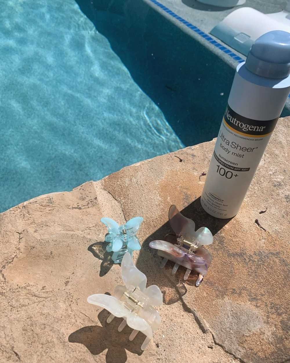 สเปรย์กันแดดสำหรับผิวหน้าและผิวกาย Neutrogena Ultra Sheer Body Mist Sunscreen Spray SPF 100+