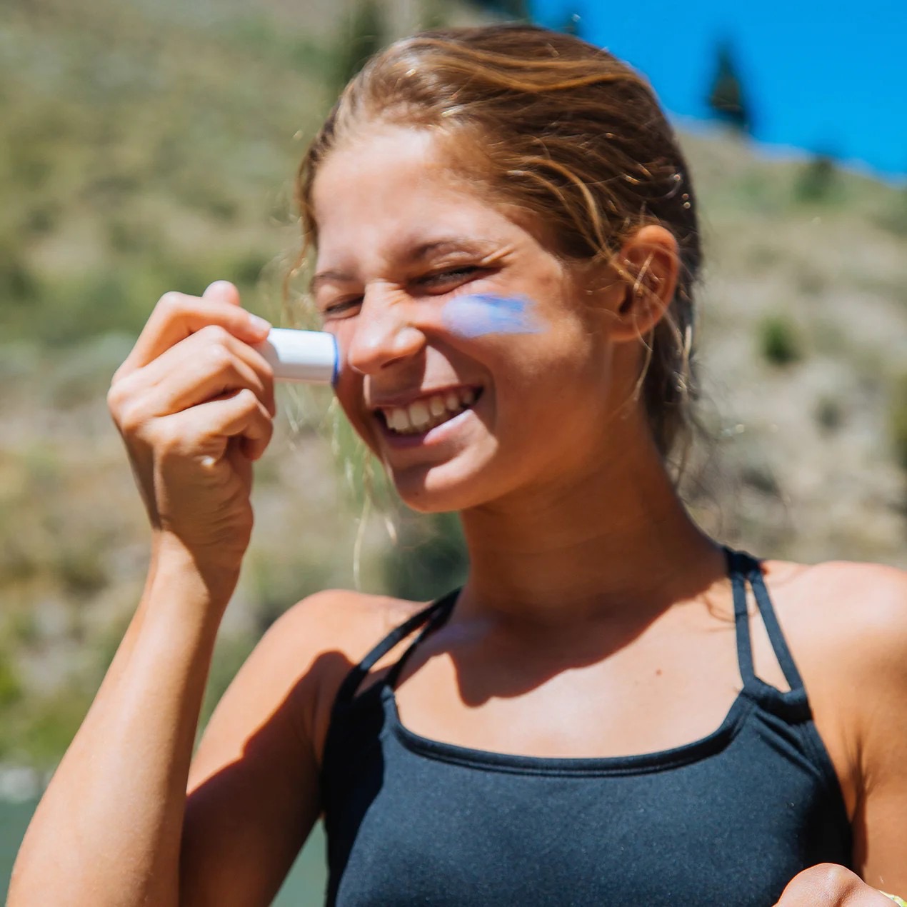 ครีมกันแดดชนิดแท่งสำหรับผิวหน้าและผิวกาย BARE REPUBLIC Neon FUNSCREEN Mineral SPF 50 Sunscreen Stick (3-Pack)