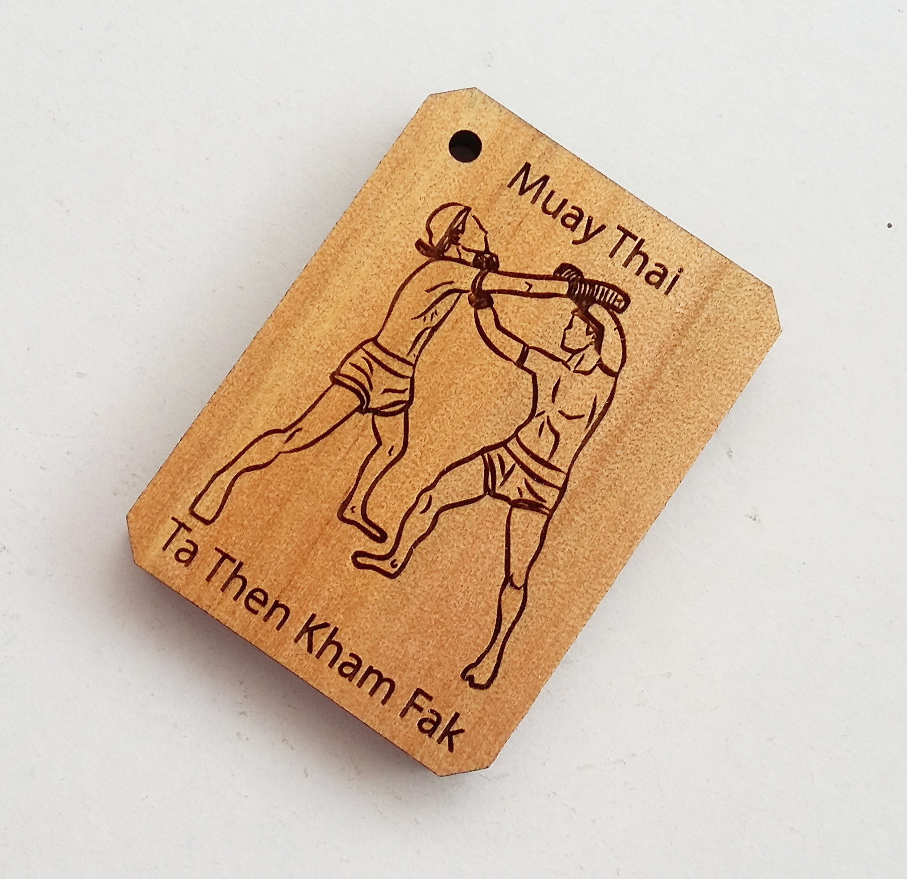 พวงกุญแจไม้แกะสลัก แม่ไม้มวยไทย-ตาเถรค้ำฝัก