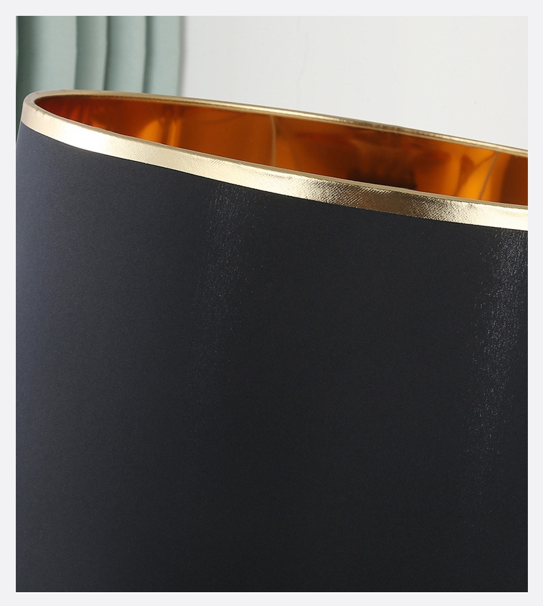 โคมไฟตั้งโต๊ะทรงกระบอกฐานกลมสไตล์โมเดิร์นลักซ์ชัวรี่ สีทูโทนดำ-ทอง [AT296]