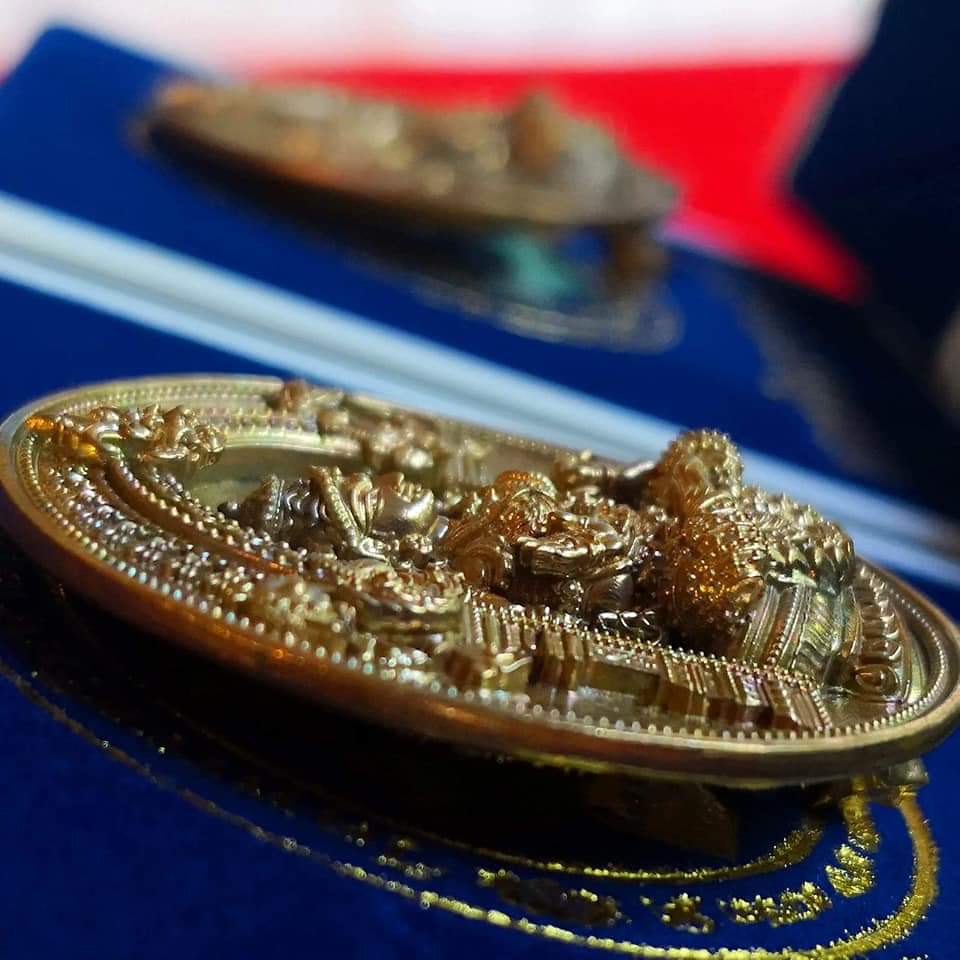 เหรียญ พระแม่ลักษมี 4กร เนื้อชุบทอง(ขนาด3.5ซม) วัดแขก ปี2562 (เข้าพิธีปลุกเสกแล้ว สายแขก)