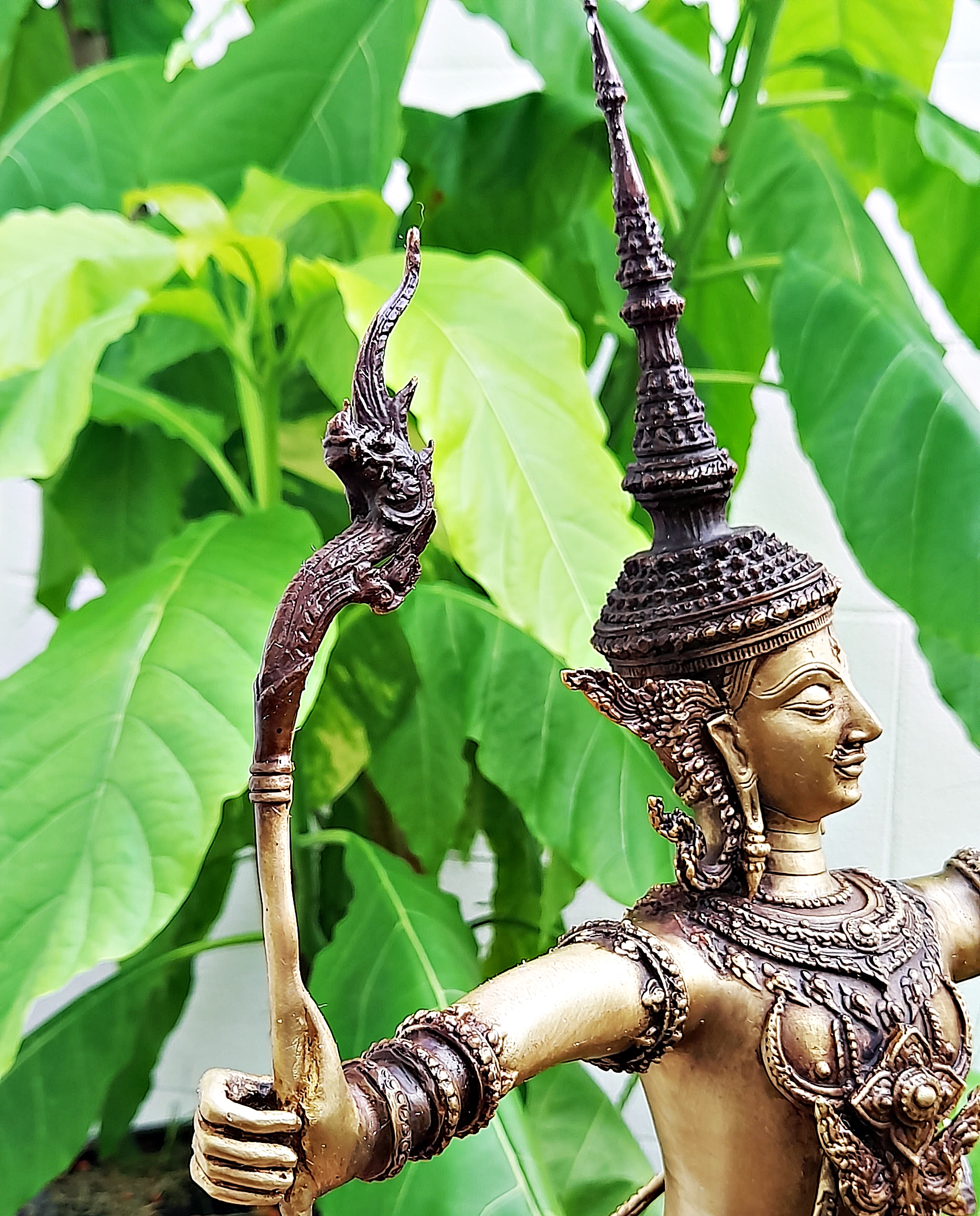 รูปหล่อ พระลักษณ์ หน้าทอง(สวมมงกุฎชฎา ถืออาวุธคู่กาย คันศรธนู พญานาค เหน็บพระขรรค์) ปางเทวดาทรงเครื่องยศชุดไทย เนื้อทองเหลือง งานระเอียด (องค์ใหญ่ขนาดตั้งบูชา สูง16นิ้ว) #เข้าพิธีบวงสรวงปลุกเสก แล้ว ปี2564 #รับประกันแท้