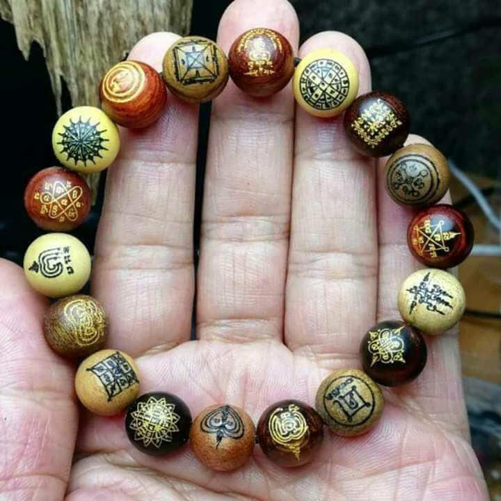 ประคำ ข้อมือ (รวมไม้มงคล) (สลักรวมยันต์ ยิงเลเซอร์) (งานสั่งทำ ขายปลีก ขายส่ง)