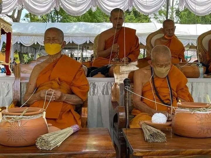 กุมาร หนูนุ้ย (ขนาดพกพา มีกำไลที่ข้อมือ) พิธีใหญ่ รุ่นแรก วัดโมคลาน จ.นครศรีธรรมราช ปี2565 เนื้อโลหะบรอนซ์รมดำ งานระดับจิ้วเวอร์รี่ #รับประกันแท้ - (สมนาคุณของแถมพิเศษเสกในพิธี ลูกปัดมหาเสน่ห์+ดอกบานไม่รู้โรย)