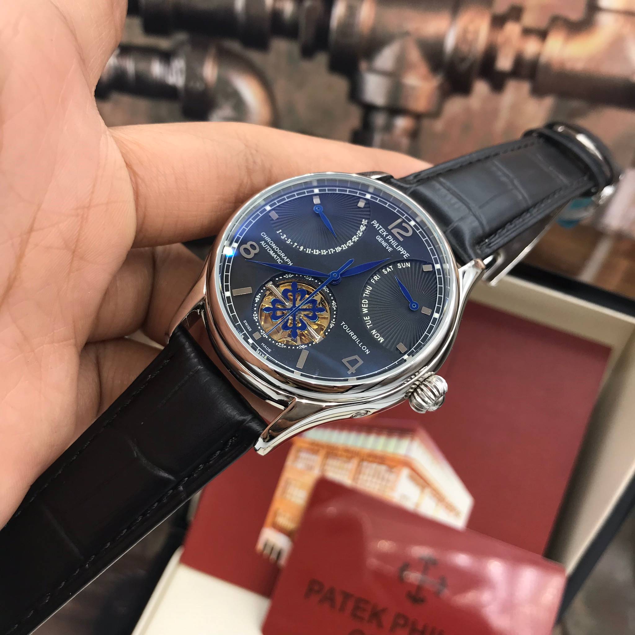 นาฬิกา Patek Philippe สีเงิน หน้าดำ งานเกรด Top Mirror Swiss สายหนังดำ