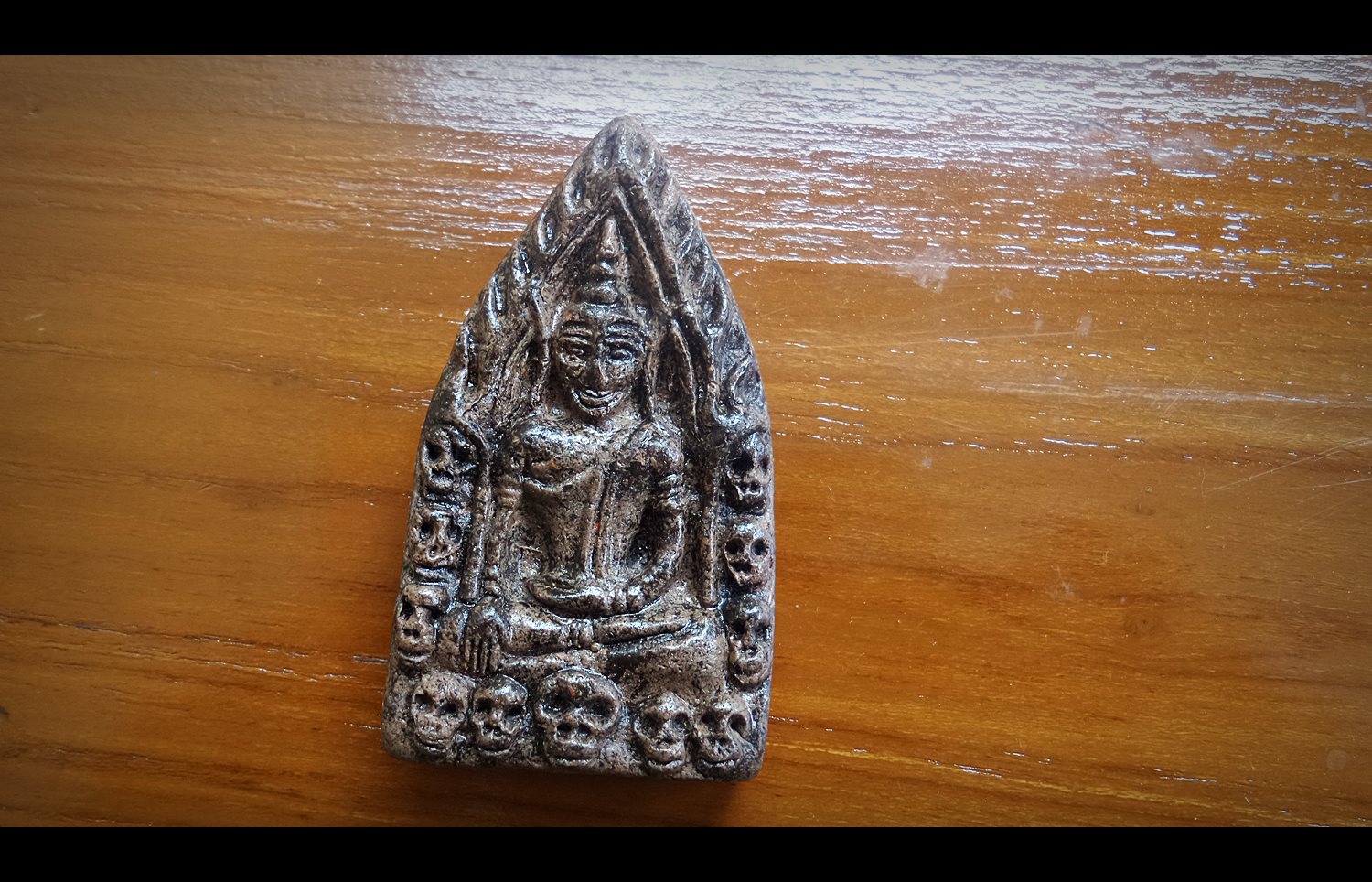 อิ้นขี่เพชรพญาธร และ ขุนแผนพรายสิเน่หา ด้านหลังฝังนางกินรี หลวงปู่ครูบาคำเป็ง