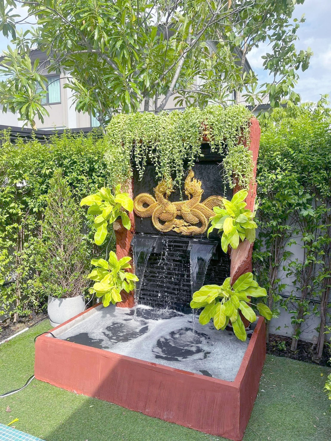 ม่านน้ำตกสำเร็จรูป พร้อมปั๊มน้ำ ราคาถูกที่สุด ม่านน้ำหินกาบ พญานาคทอง นำโชค เสริมฮวงจุ้ย ติดตั้งฟรี กทม. และปริมณฑล