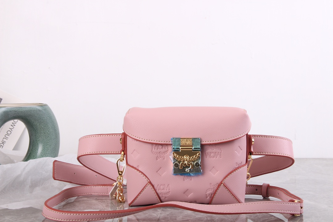 กระเป๋า mcm สะพายข้างหรือคาดเอวได้มีสายเปลี่ยน 16.5 * 12.5 cm