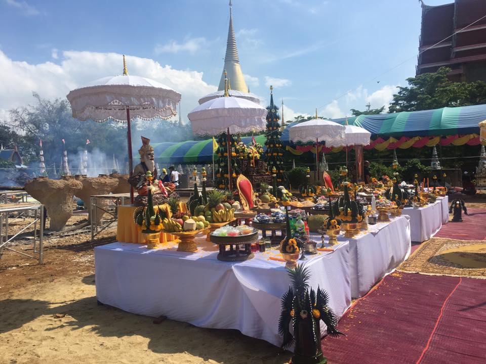 รูปหล่อ หลวงพ่อจรัญ ยืนอุ้มบาตร (มหาลาภ) วัดอัมพวัน สิงห์บุรี (พระบูชา เนื้อโลหะ ขนาดบูชา 12นิ้ว) #รับประกันแท้