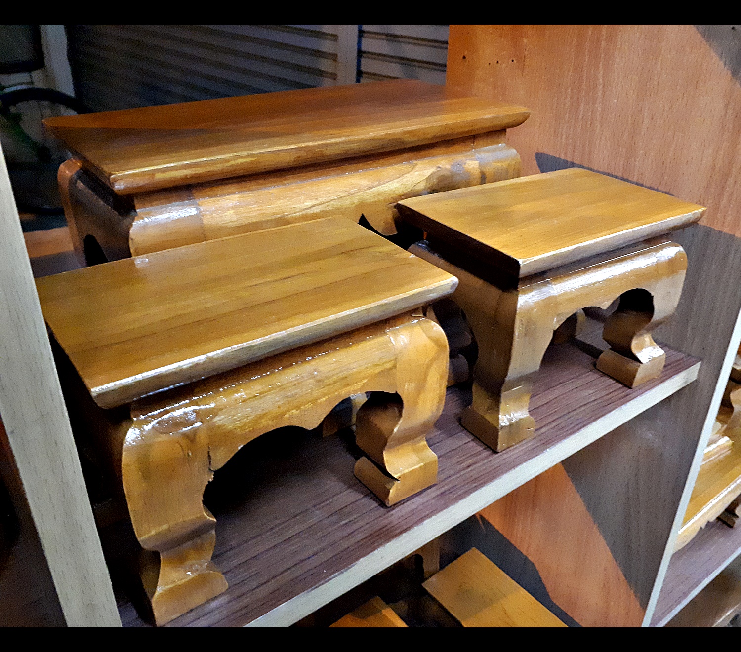 โต๊ะหมู่บูชา 3 ตัว ไม้สัก