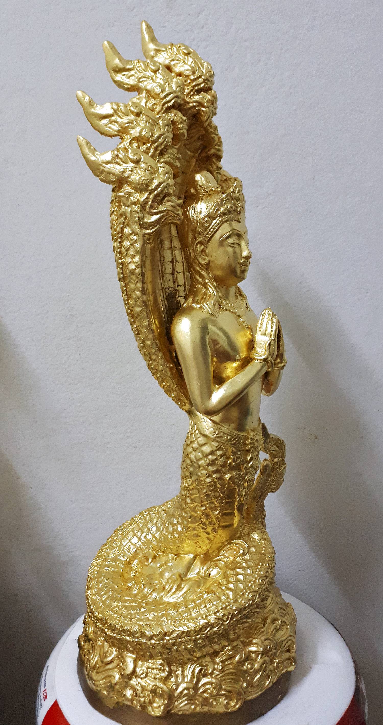 รูปหล่อ พญานาคราช ผู้ชาย ปางพรมมือ (ท่านปู่นาคา-ศรีสุทโธ) พญานาคปรก 7ตน 7เศียร โลหะทองเหลือง ปิดทอง (ขนาดบูชา สูง15นิ้ว) (ขายปลีก ขายส่ง)