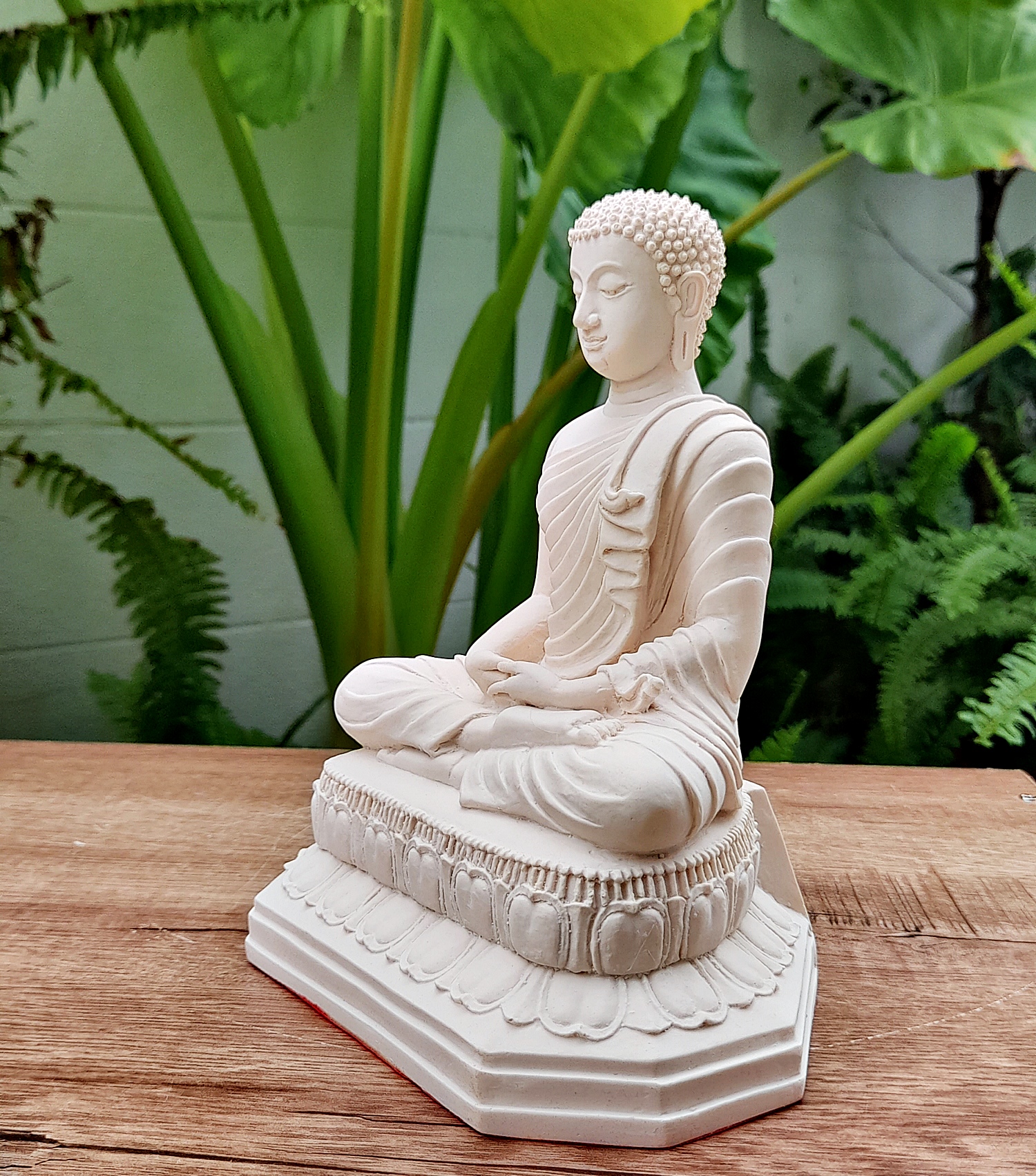 รูปหล่อ พระปัจเจกพุทธเจ้า ฐานหลังคาถาเงินล้าน เนื้อเรซิ่นผสมหินอ่อน (เกรดเอ หล่อตัน) (ขนาดตั้งบูชา หน้าตัก5นิ้ว) สีขาวนวล (เข้าพิธีบวงรวงตามแบบฉบับหลวงพ่อฤาษีวัดท่าซุง) ปี2564