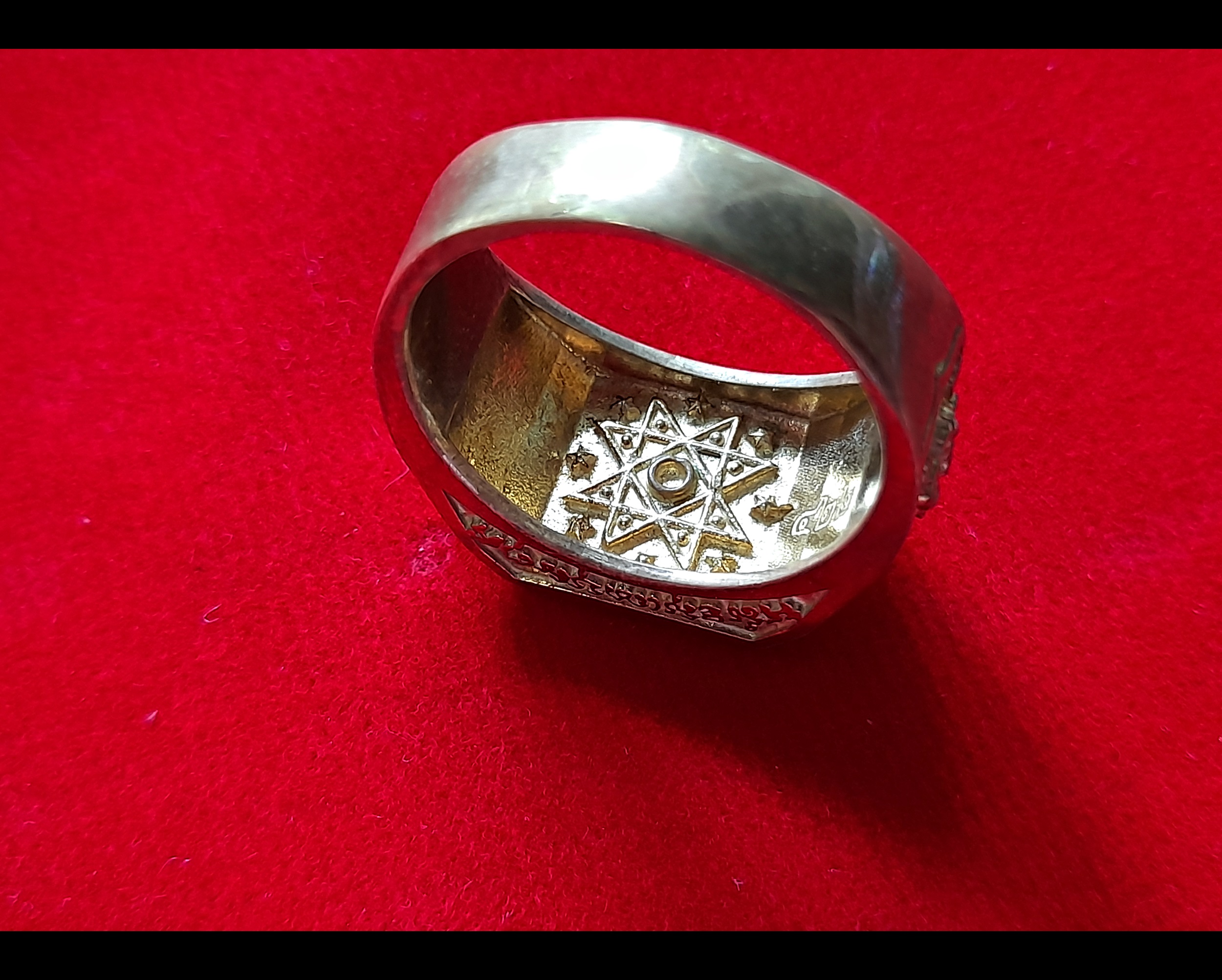 แหวน ศาสตราปกาศิต (เทพศาสตราวุธ นพคุณ หนุนดวง ๙มงคล) (#พระขรรค์ #กระบองท้าวเวสสุวรรณ #วชิราวุธพระอินทร์ #ดวงตาพยายม #พระสังข์ #ช้างเอราวัณ #พญาครุฑ) เนื้อทองเหลือง ปี2565 #รับประกันแท้ - พระอาจารย์เอราวัณ