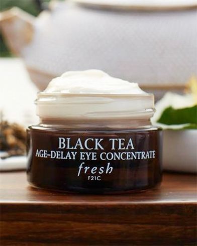 (Mfg08/14) Fresh Black Tea Age-Delay Eye Concentrate ครีมบำรุงผิวรอบดวงตาสูตรเข้มข้นที่ช่วยลดเลือนริ้วรอยแห่งวัย อีกทั้งยังคืนความชุ่มชื่นและเพิ่มความกระชับให้ผิวรอบดวงตา
