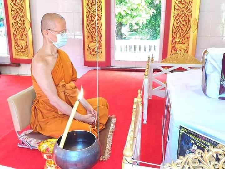 เหรียญท้าวเวสสุวรรณ ปางหน้าเทพบุตร หลังยันต์เกราะเพรช (โค็ดเลขสวย ๙๔) (ตอกโค็ดเจดีย์ ตอกเลขไทยรันเลข สลักนาม หลวงพ่อเล็ก วัดท่าขนุน และยันต์ต่างๆ) เนื้อเงินแท้ ลงยาเหลืองทอง ปี2564 (จัดสร้างน้อย เพียงแค่199เหรียญ) #รับประกันแท้ - หลวงพ่อเล็ก วัดท่าขนุน ปล