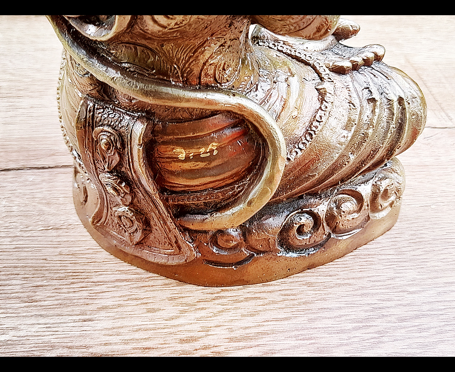 รูปหล่อ หนุมาน ใส่ชุดเกราะ รายมนต์ ถืออาวุธตรีศูล (องค์ใหญ่ขนาดตั้งบูชา หน้าตัก6นิ้ว สูง9นิ้ว) เนื้อทองเหลือง ปี2560 #ปลุกเสกแล้ว #รับประกันแท้