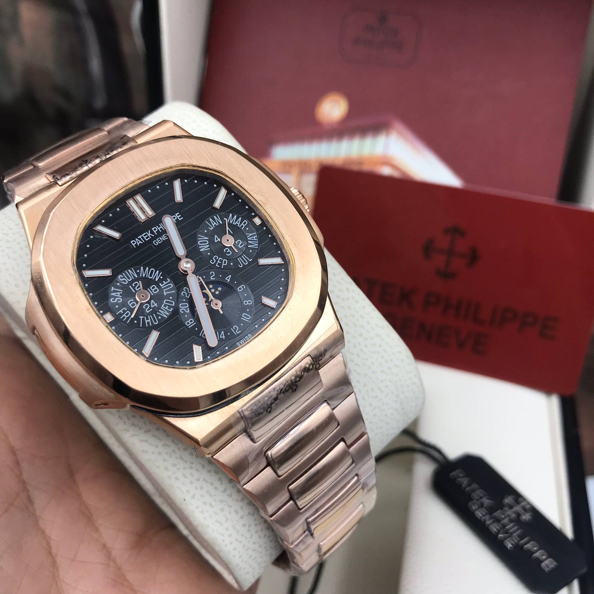 นาฬิกา Patek Philippe รุ่น Men's Nautilus Chronograph สีพิ้งสายเลสสีเงิน หน้าปัดสีดำ