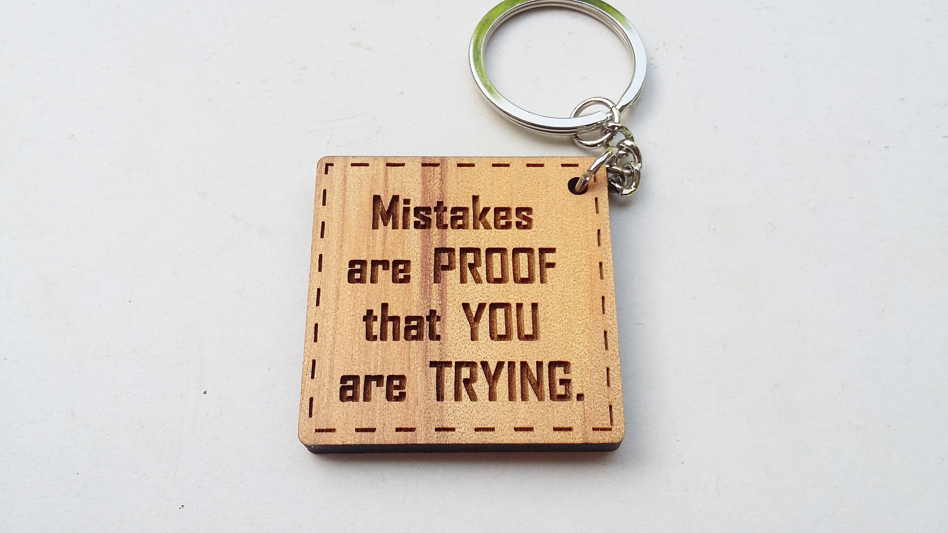 พวงกุญแจไม้ พวงกุญแจไม้ใส่ข้อความ