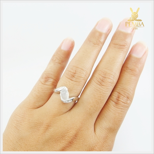 แหวนมุกดาหาร แหวนมูนสโตน เงินแท้ ชุบทองคำขาว