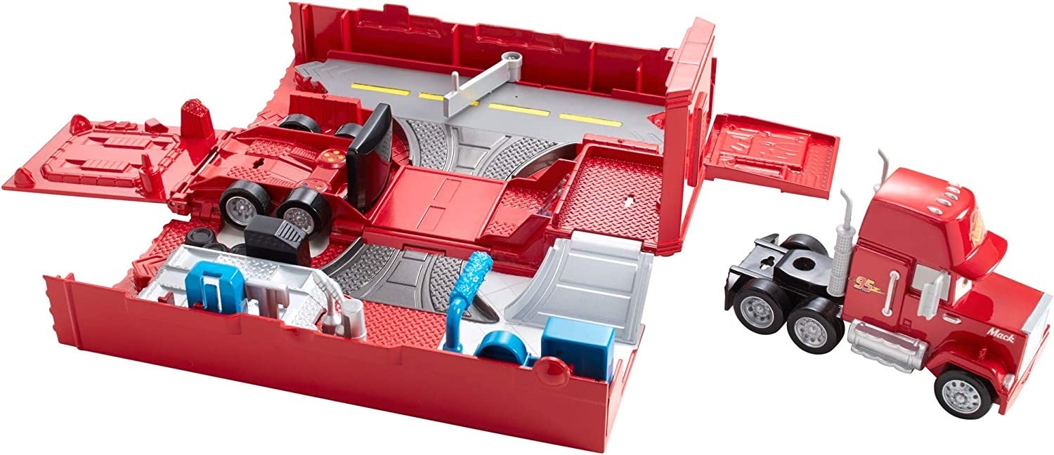 รถบรรทุกแปลงร่างพร้อมของเล่นสุดเจ๋ง MATTEL Disney Pixar Cars Mack Hauler
