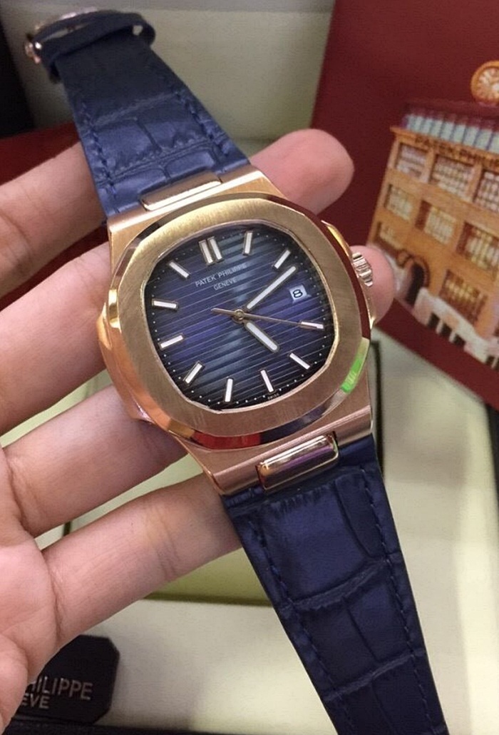 นาฬิกา Patek Philippe รุ่น Nautilus สี Pink Gold สายหนังสีดำ