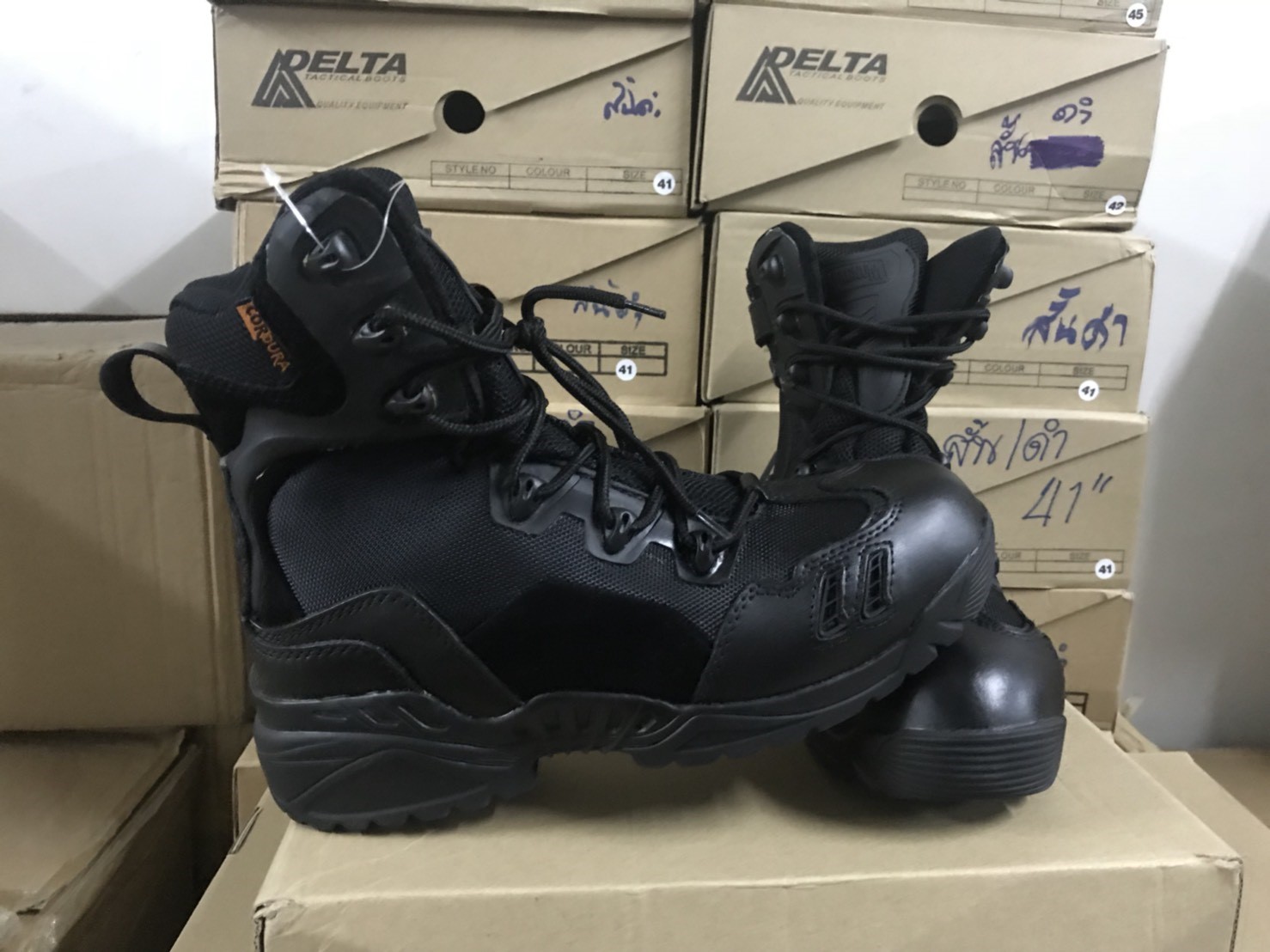 รองเท้า Magnum ข้อยาว (K1000)