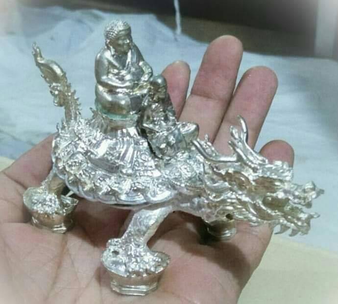 รูปหล่อ หลวงปู่หลิว-พระสังกัจจาย ประทับนั่งบน พญาเต่าเรือน พญาเต่ามังกร ปี2562 #รับประกันแท้