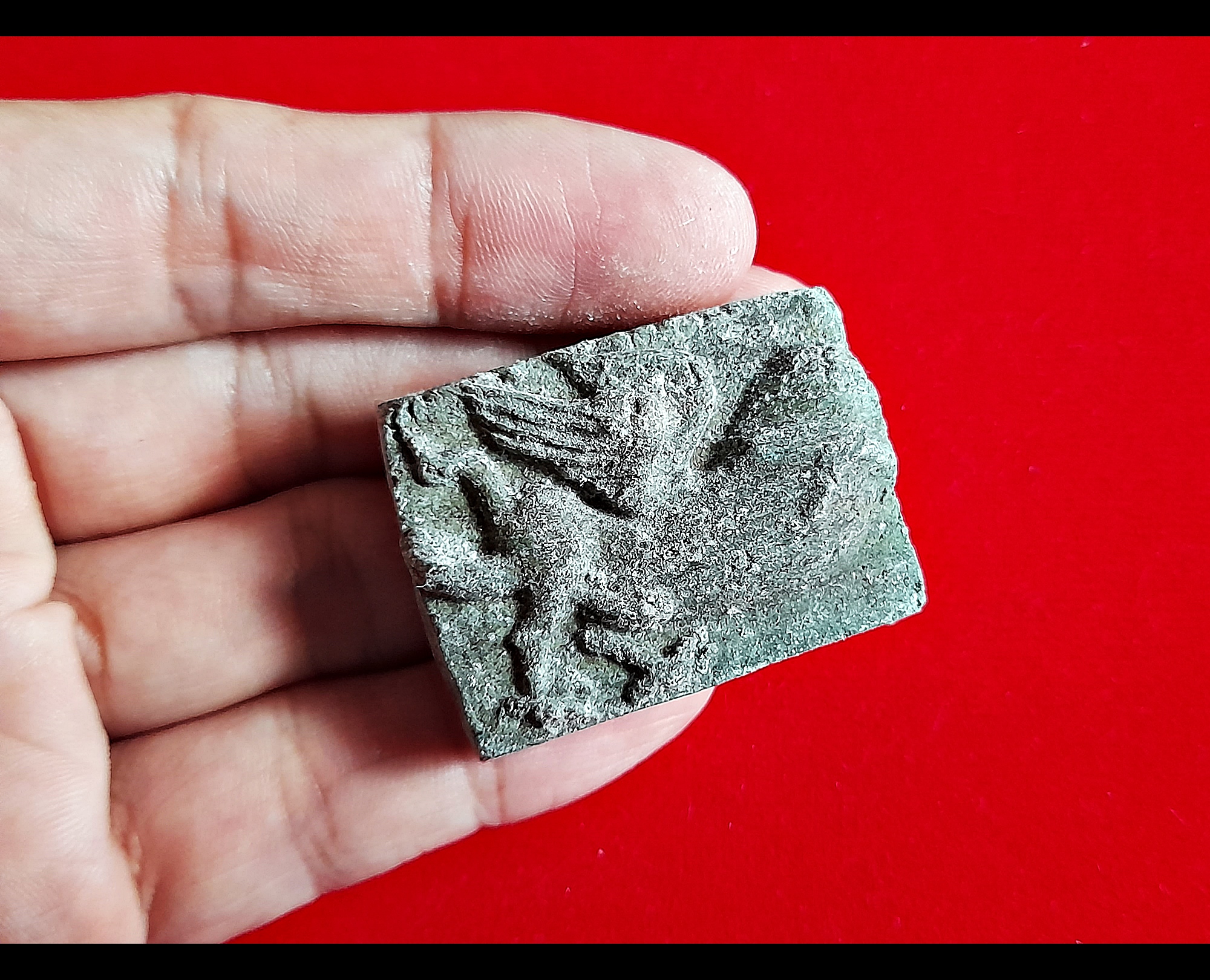 เพรชพญาธร เนื้อผง (แถมแผ่นยันต์ขนาดพกพา) ปี2559 #รับประกันแท้ - หลวงพ่อสมบูรณ์ วัดหงษ์