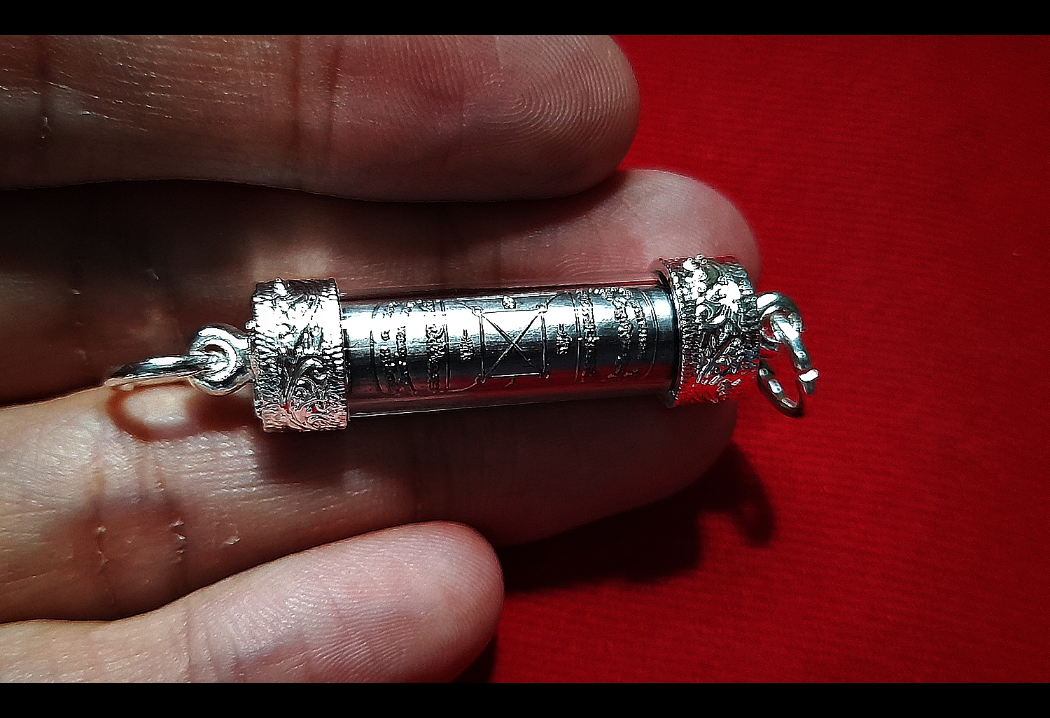 ตะกรุด คาถาเงินล้าน เนื้อตะกั่ว(ตะกั่วรองรับพลังงานได้ดีรองจากทองคำ) (พิธี เสาร์๕) (ยาว3.5ซม) ปี2563 (พร้อมเลี่ยมใส่กรอบ) #รับประกันแท้