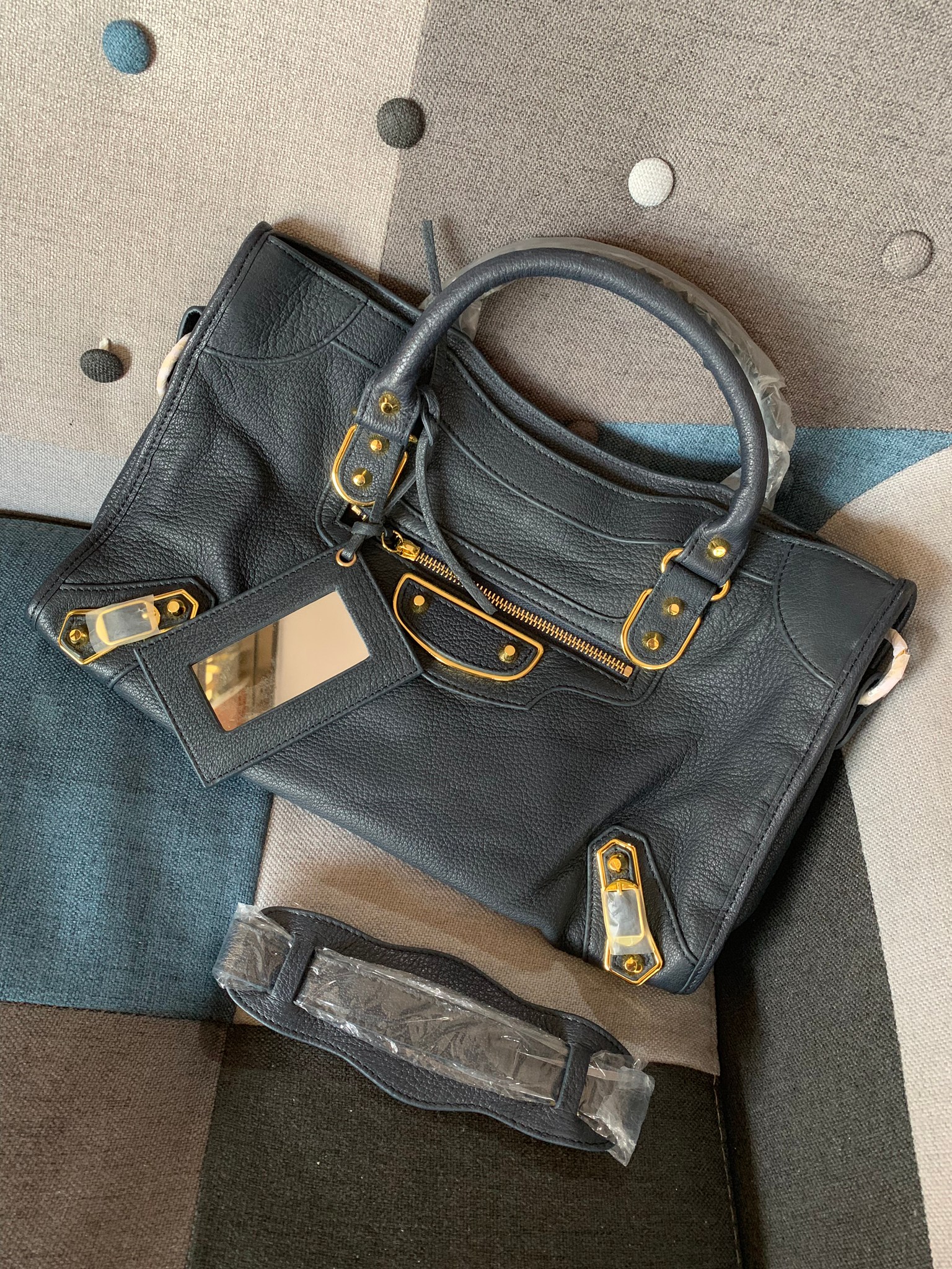 กระเป๋า balen classic city bag 15 นิ้ว มีหลายสี