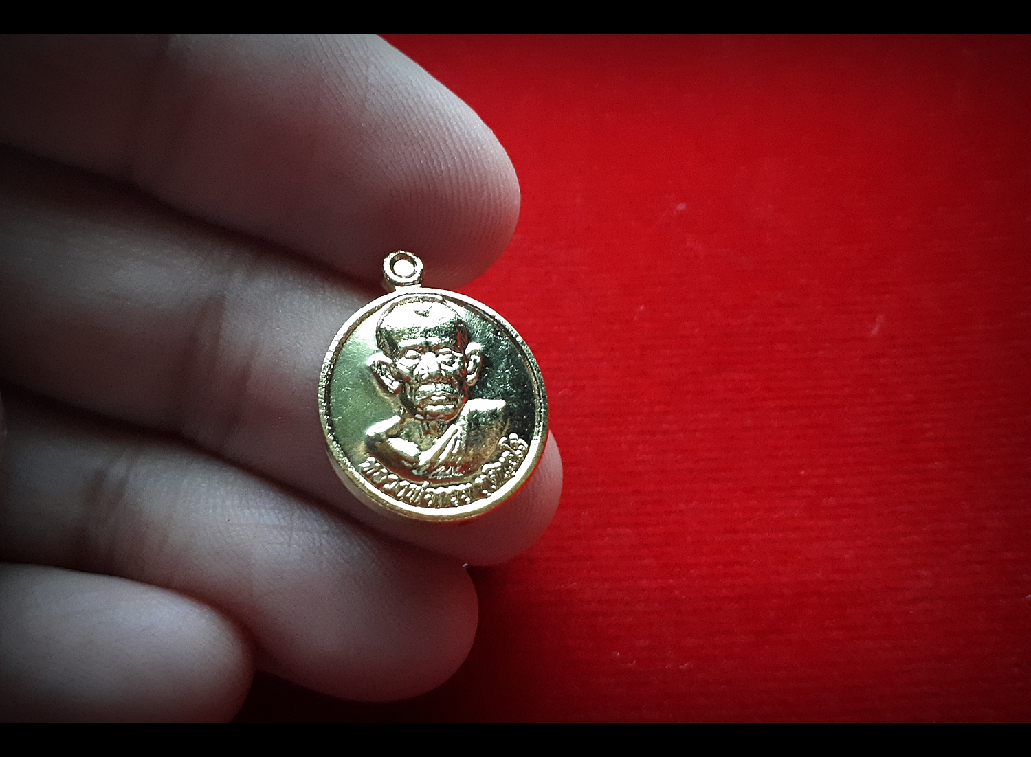 เหรียญเม็ดแตง (ขนาดเล็กจิ๋ว) หลวงพ่อกวย วัดโฆสิตาราม เนื้อทองทิพย์ ปี2561 #รับประกันแท้