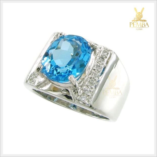 แหวนสวิสบลูโทแพซแท้ สีฟ้าใสไฟดี ดีไซส์เรียบๆ อย่างมีสไตล์